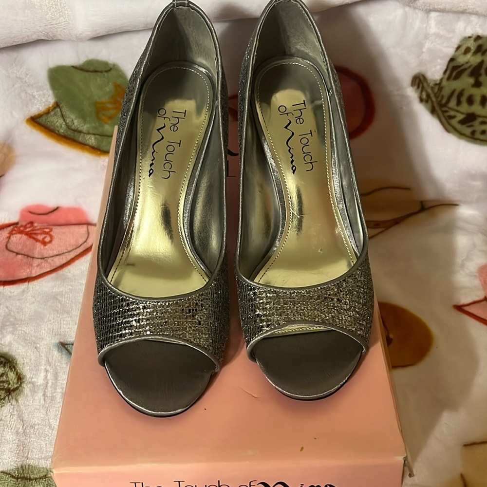 The Touch of Nina dress pumps